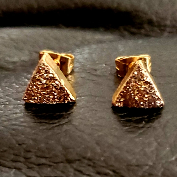 New 8mm Triangle Agate Druzy Geode Gold Stud Earrings - Picture 2 of 8